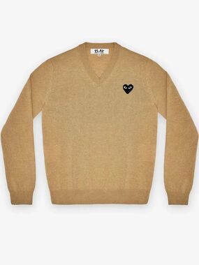 Play Comme Des Garcons Sweater Mens Medium Camel Heart-Patch Wool Knit V Neck